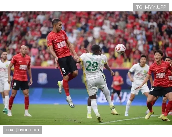 亚冠球迷上座率氛围热烈 主场优势客观存在