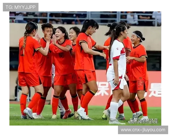 中国台北女足整体防守落位 五后卫阵型限制对手空间 中国台北女足整体防守落位 五后卫阵型限制对手空间